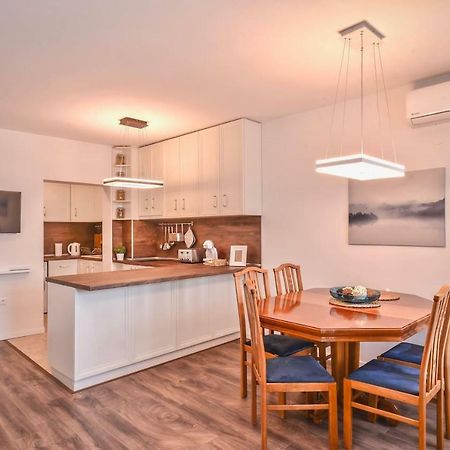 South Park, Vitosha View, 2-Bdr, 2-Bthr Apartment By Flat Mаnager Sofia Eksteriør billede